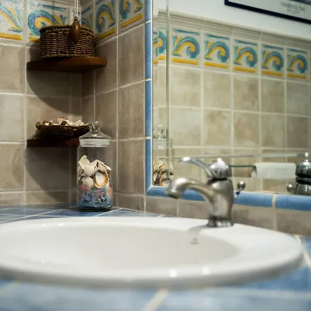 别墅 Egadi, With Swimming Pool And Tennis Court *