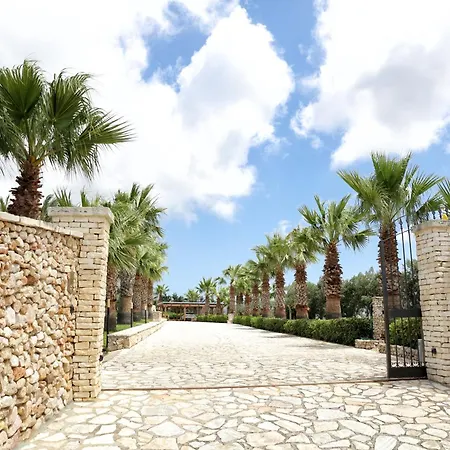 Egadi, With Swimming Pool And Tennis Court ヴィラ パチェーコ