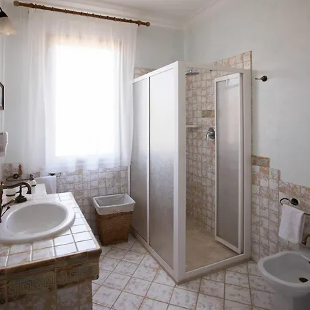 别墅 Egadi, With Swimming Pool And Tennis Court *