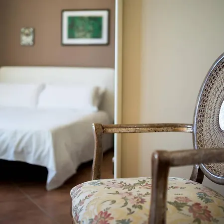 Egadi, With Swimming Pool And Tennis Court 别墅