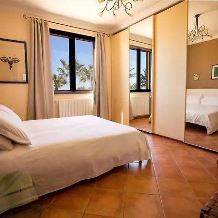 Egadi, With Swimming Pool And Tennis Court パチェーコ