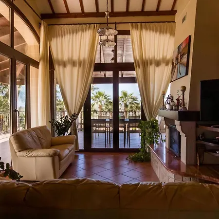 ヴィラ Egadi, With Swimming Pool And Tennis Court *