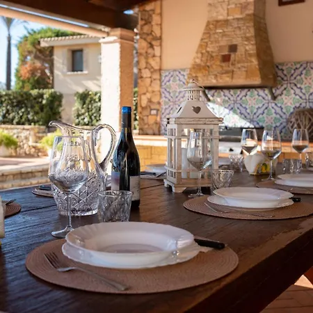 Egadi, With Swimming Pool And Tennis Court 别墅