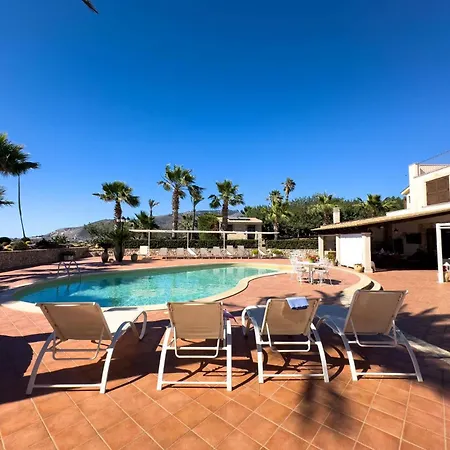 Egadi, With Swimming Pool And Tennis Court パチェーコ