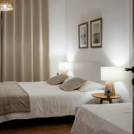 Egadi, With Swimming Pool And Tennis Court 别墅