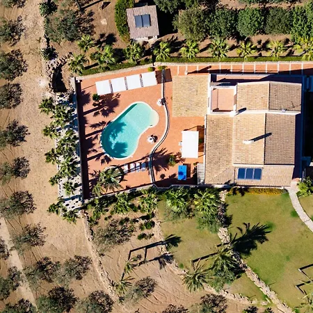 Egadi, With Swimming Pool And Tennis Court