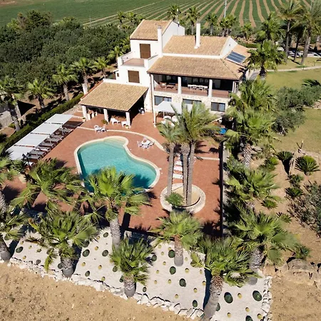 ヴィラ Egadi, With Swimming Pool And Tennis Court *